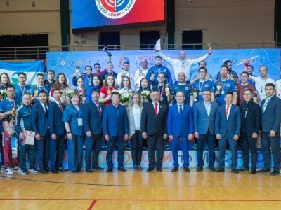 Медали казанской чеканки второго дня Чемпионата России по мас-рестлингу-2022